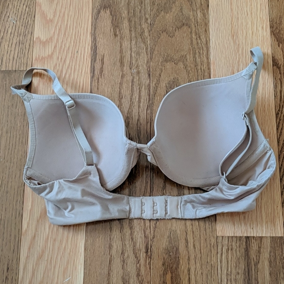 VS Underwire Pushup 32D - Picture 2 of 4